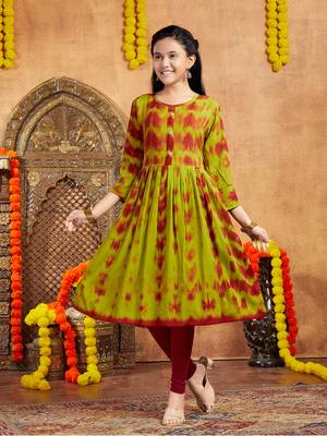 Aarika girls casual wear green colour tie dye print rayon kurti 1