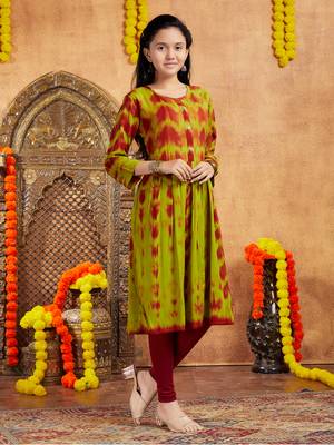 Aarika girls casual wear green colour tie dye print rayon kurti 2