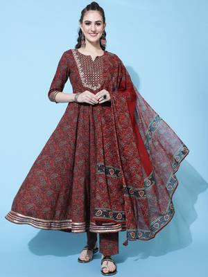 Gulmohar jaipur cotton calf length flared 3/4 sleeve round kurta bottom dupatta set 2