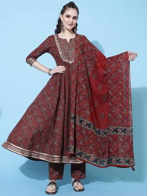 Gulmohar jaipur cotton calf length flared 3/4 sleeve round kurta bottom dupatta set 3
