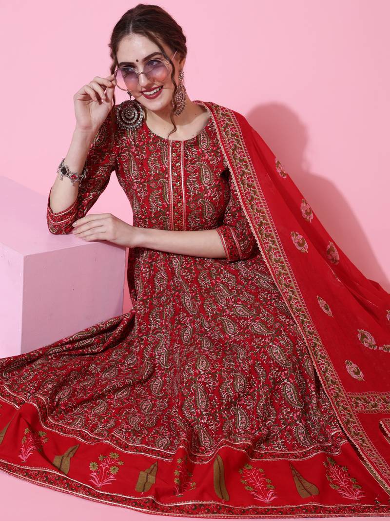 Gulmohar jaipur cotton calf length length printed flared 3/4 sleeve round kurta bottom dupatta set