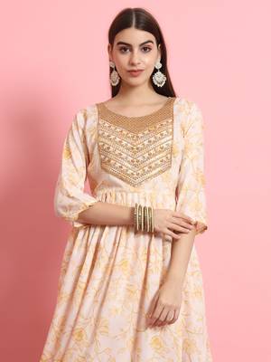  women embroidered viscose rayon a-line flared kurta with pant & dupatta set 3