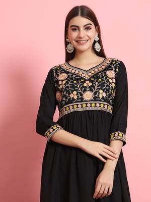  women alia cut embroidered viscose rayon a-line flared kurta with pant & dupatta set 3