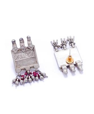 Flat rectangular silver earring 4
