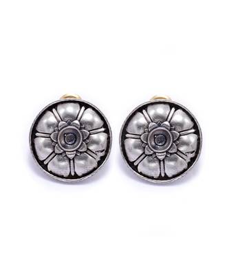 Silver floral design earrings 3