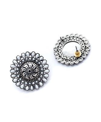 Floral design silver earrings with pearl 3