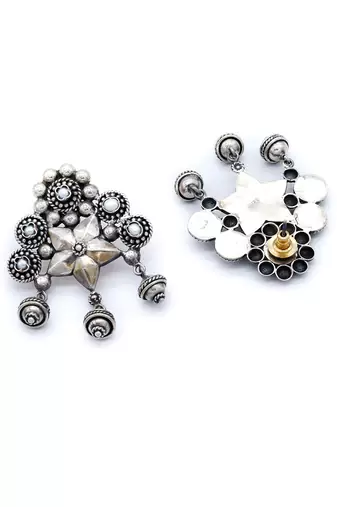 Flower design silver earrings