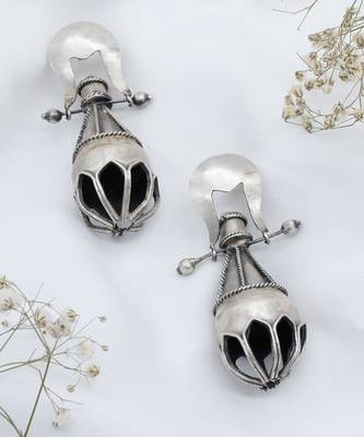 Antique designed handmade drop silver earrings 2