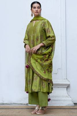 Henna Green Raw Silk Salwar Suit With Organza Dupatta 2