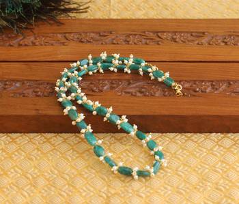 Beads short necklace 1