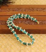 Beads short necklace