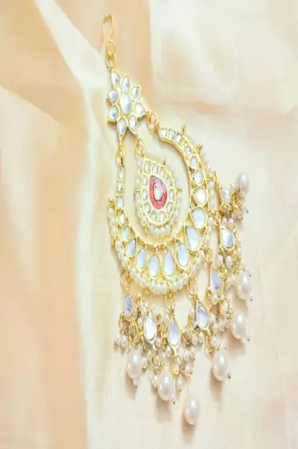 Runjhun ethnic kundan red stone studded pasa maangtikka
