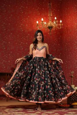 Black organza anarkali  sleeveless  suit set of 3 3