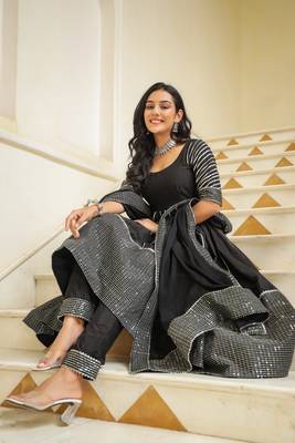 Dune black cotton silk embroidery anarkali suit set of 3 3