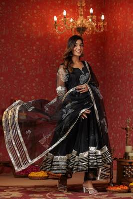 Rich black organza anarkali suit set of 3 3