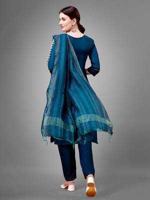 Women embroidered cotton blend blue kurta pant dupatta set 2