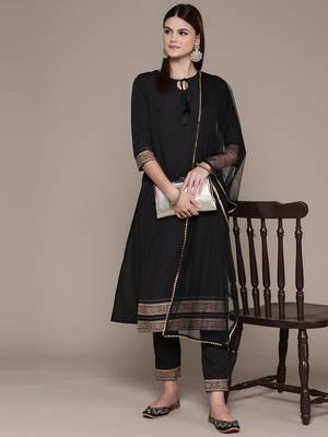 Ziyaa women's black crepe kurta, pant and dupatta set 2