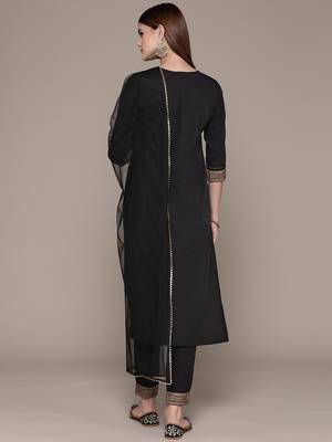 Ziyaa women's black crepe kurta, pant and dupatta set 3