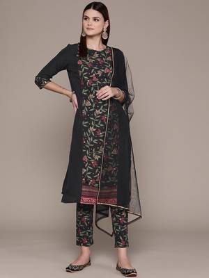 Ziyaa women's black crepe kurta, pant and dupatta set 1