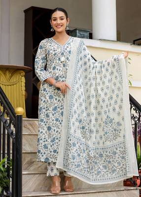 White floral printed aaliya cut kurta pant and dupatta set (set of 3) 1