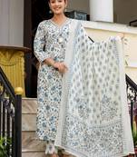 White floral printed aaliya cut kurta pant and dupatta set (set of 3)