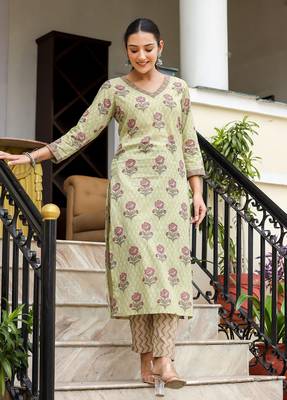 Green floral printed cotton kurta pant set (set of 2) 4