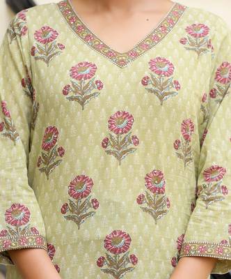 Green floral printed cotton kurta pant set (set of 2) 5