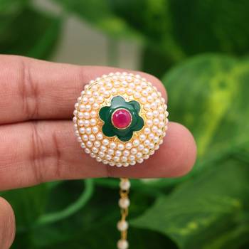 Maroon & green color meena work borla tikka 3