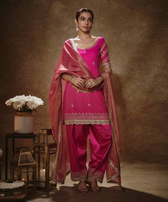 Barbie pink & gold kurta set 1
