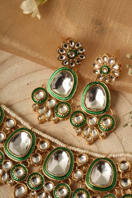 Elegant Gold Plated Kundan Necklace Set with Green Meenakari 3