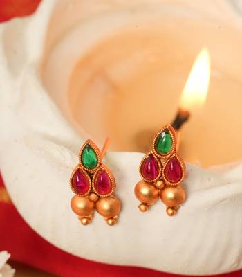 Multicoloured Necklace Set with Red & Green Stones 3