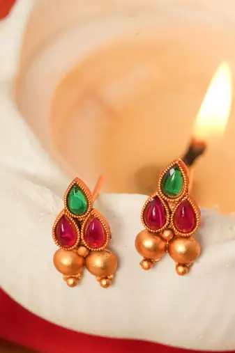 Multicoloured Necklace Set with Red & Green Stones