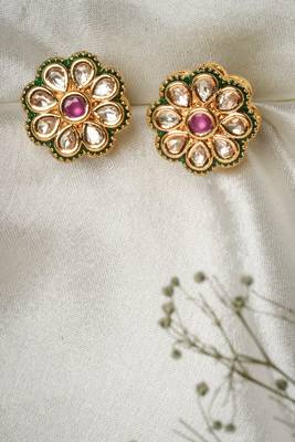Traditional Flower Kundan Stud Earrings for Festive Celebrations 2