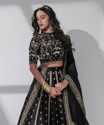 Nasreen Black Blouse 2