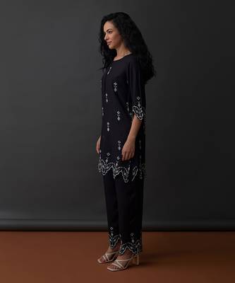 Black embroidered kurta set 2