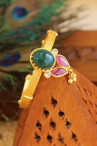 Gold platted kempu kada