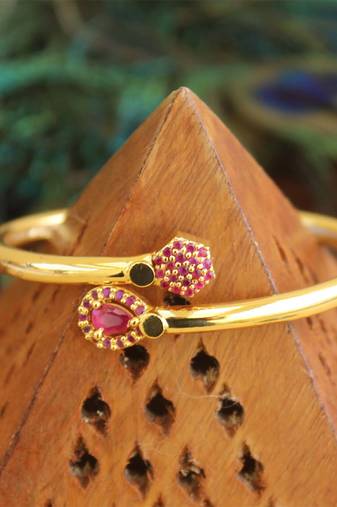 Gold platted cz kempu design kada