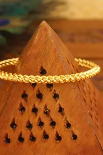 Gold platted kempu kada