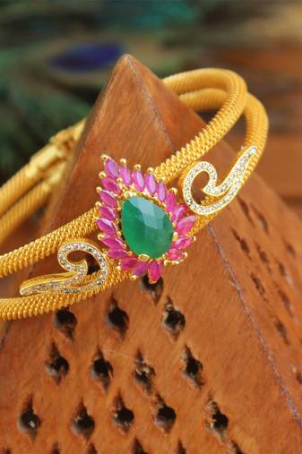 Gold platted kempu kada
