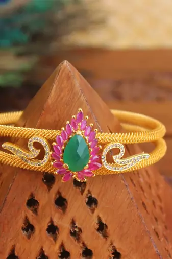 Gold platted kempu kada
