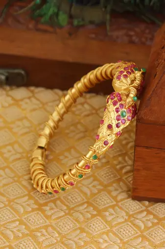 Matte finish peacock kada