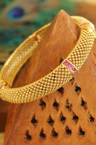 Gold platted bangle