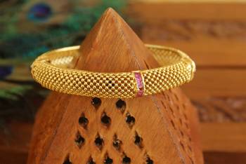 Gold platted bangle 2