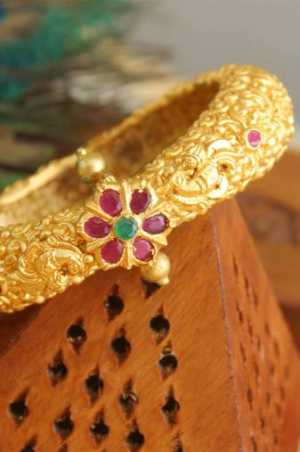 Gold platted openable kada
