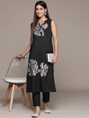 Ziyaa women's black crepe straight kurta and pant set 2
