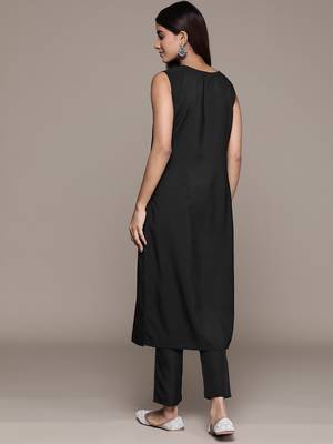 Ziyaa women's black crepe straight kurta and pant set 3