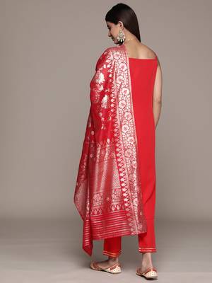 Ziyaa women's red crepe straight kurta, pant and dupatta set 3