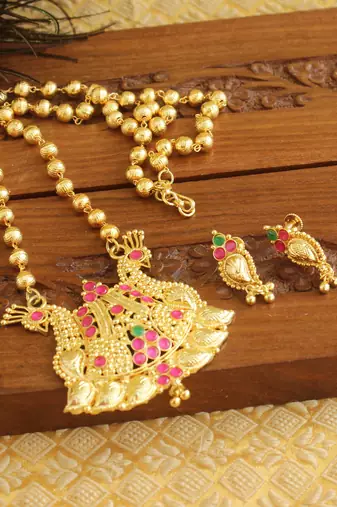 Gold platted peacock necklace set