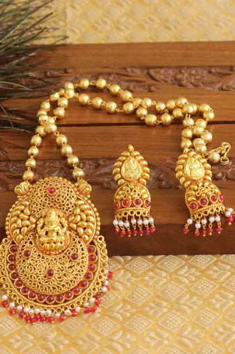 Gold platted geru polish temple necklace set