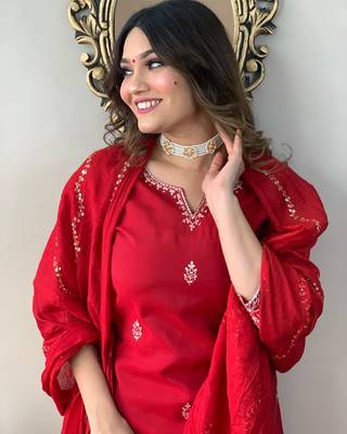 Gajari Red Embroidered Chanderi Fabric Straight Kurta, Pant and Dupatta Set 2